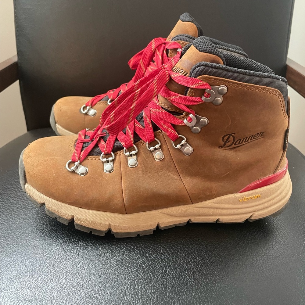 Women’s Danner Gore-Tex Hiking Boots Size 7.5